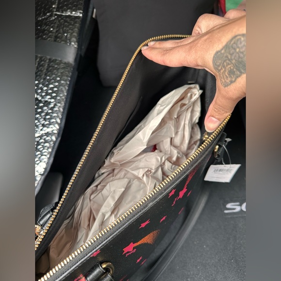 Coach gallery tote Disco star print. Brand new with tags. - Picture 2 of 11